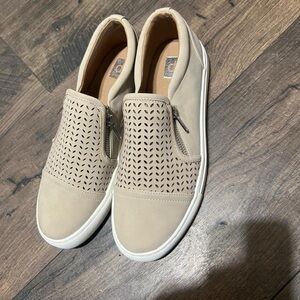 DV by Dolce Vita Cream Slip-On Sneakers